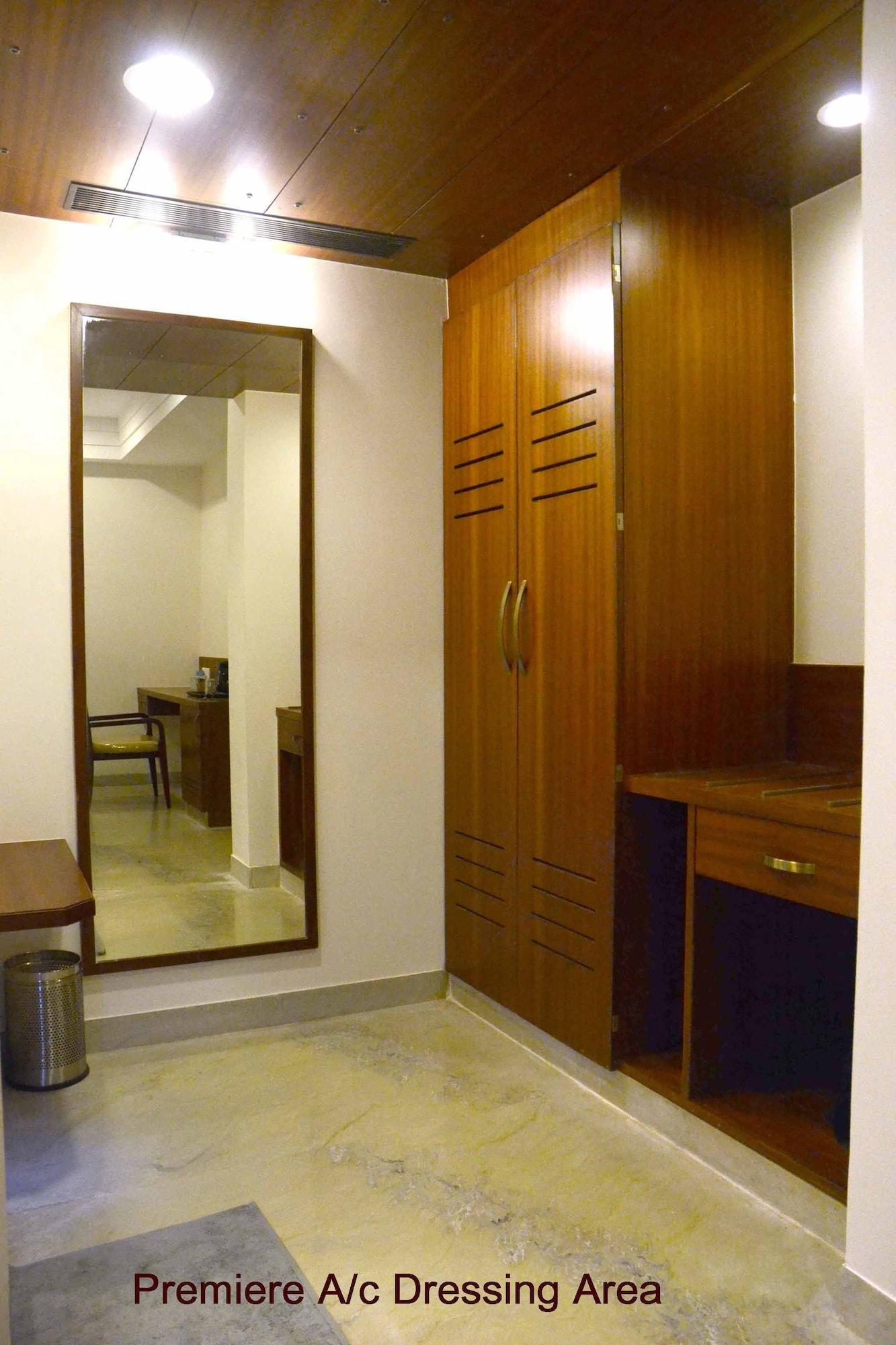 Raya'S Grand Hotel Kumbakonam Ngoại thất bức ảnh
