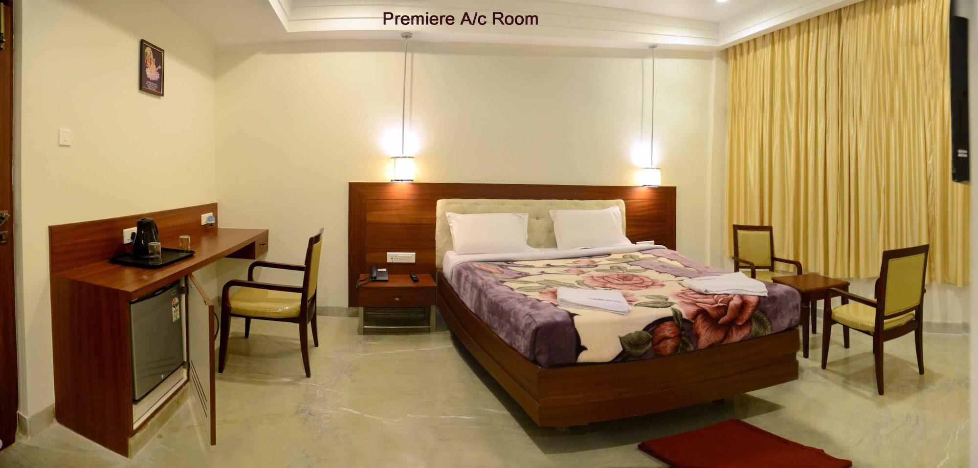 Raya'S Grand Hotel Kumbakonam Ngoại thất bức ảnh