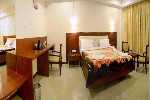 Raya'S Grand Hotel Kumbakonam Ngoại thất bức ảnh