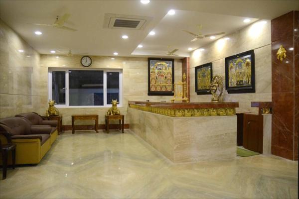 Raya'S Grand Hotel Kumbakonam Ngoại thất bức ảnh