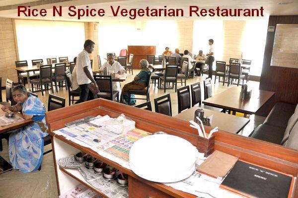 Raya'S Grand Hotel Kumbakonam Ngoại thất bức ảnh