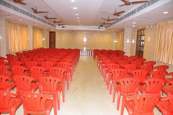 Raya'S Grand Hotel Kumbakonam Ngoại thất bức ảnh