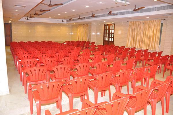 Raya'S Grand Hotel Kumbakonam Ngoại thất bức ảnh